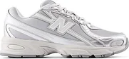 New Balance 740 metallic silver