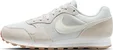 Nike MD Runner 2 photon dust/white/Gum medium brown/Sail